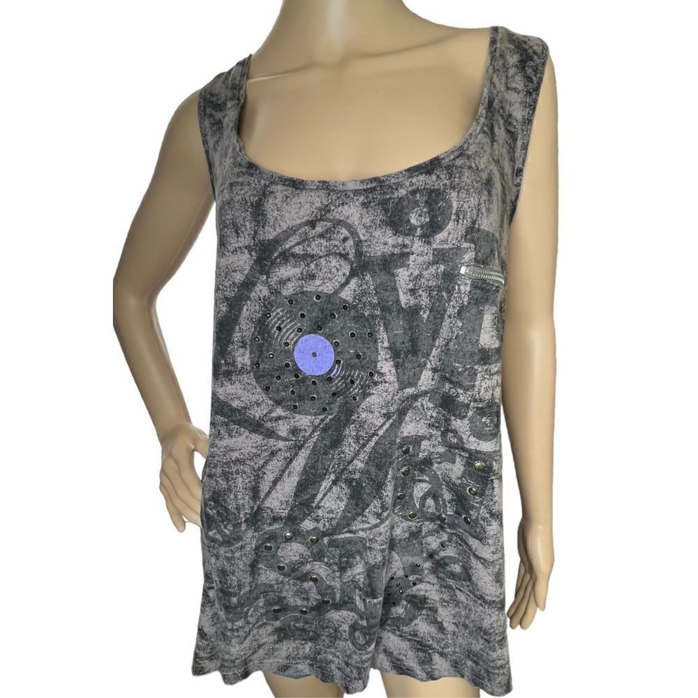 Piper & Blue Loose-Fit Graphic “Love” Razorback Tank Top